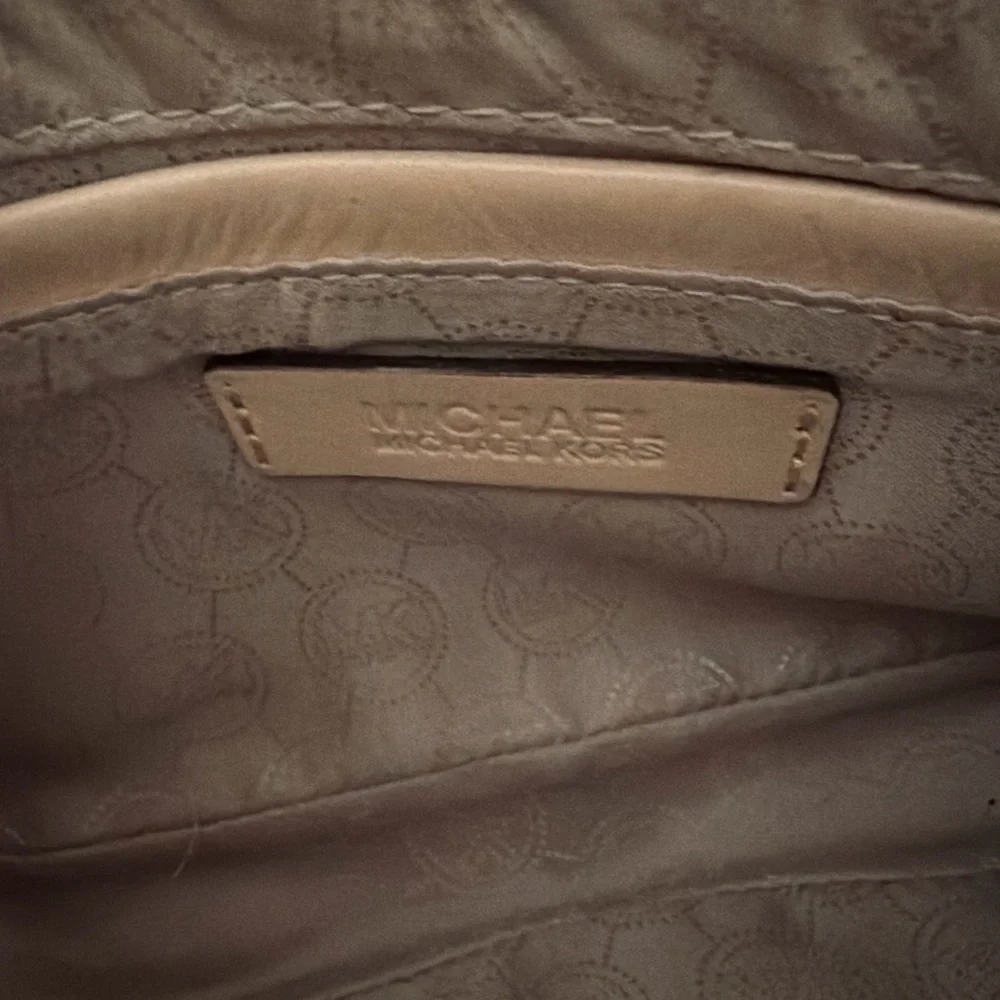 Michael Kors Tan Monogram Shoulder Bag - Picture 8 of 9